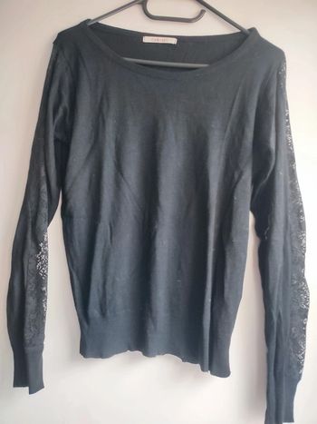 Pull noir dentelle