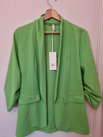 Veste vert granny neuf mais avec mini défaut