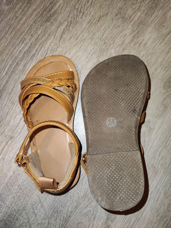 Sandales fille taille 24 - photo numéro 5
