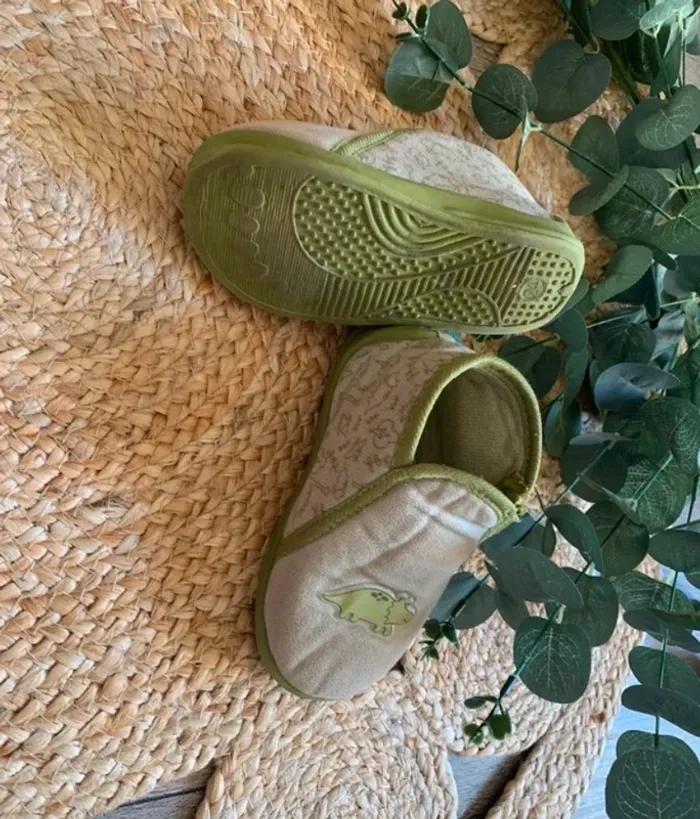 Chaussons dinosaures semelles rigides 24 - photo numéro 3