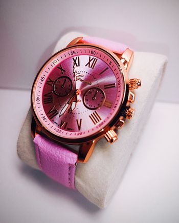 Montre neuve pour femme