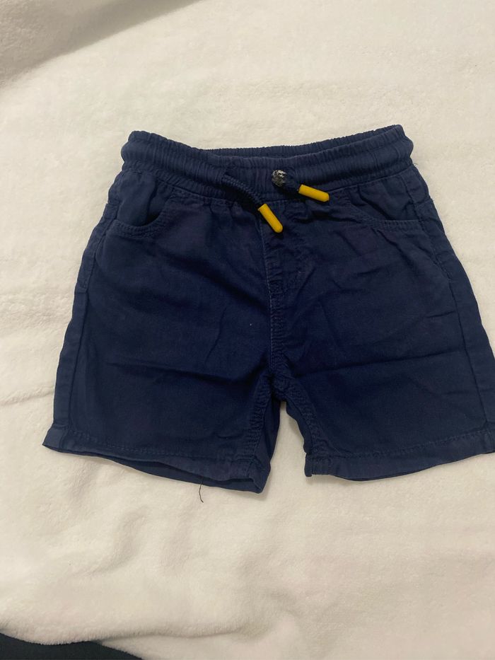 Short bleu marine 12-18 mois