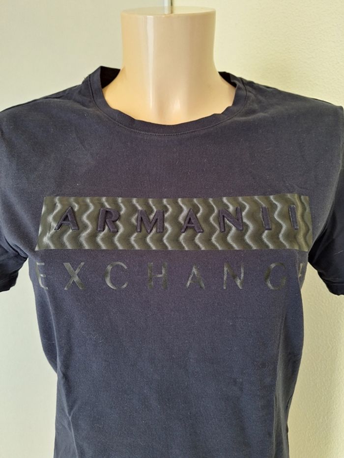 T-shirt taille M Armani - photo numéro 2