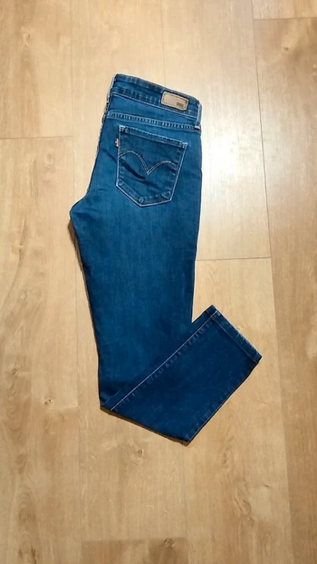 Jean Levi's 28 Demi Curve Mid Rise Skinny | W28 L32