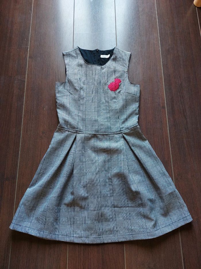 Robe à carreaux sans manches