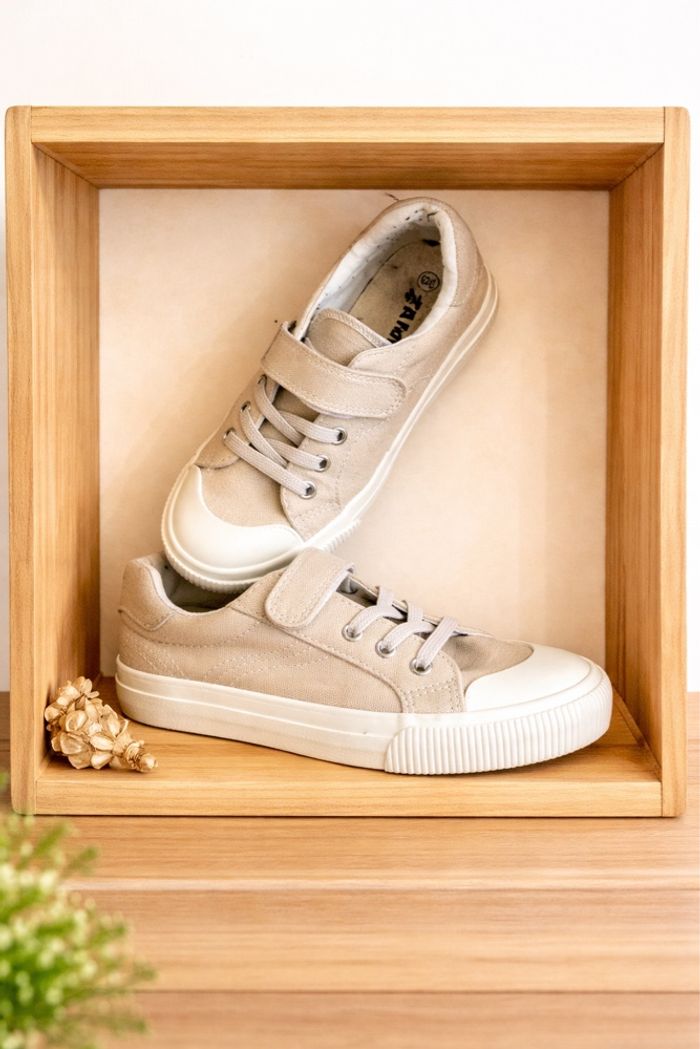 Baskets en toile beige taille 30 tams tbe - photo numéro 1