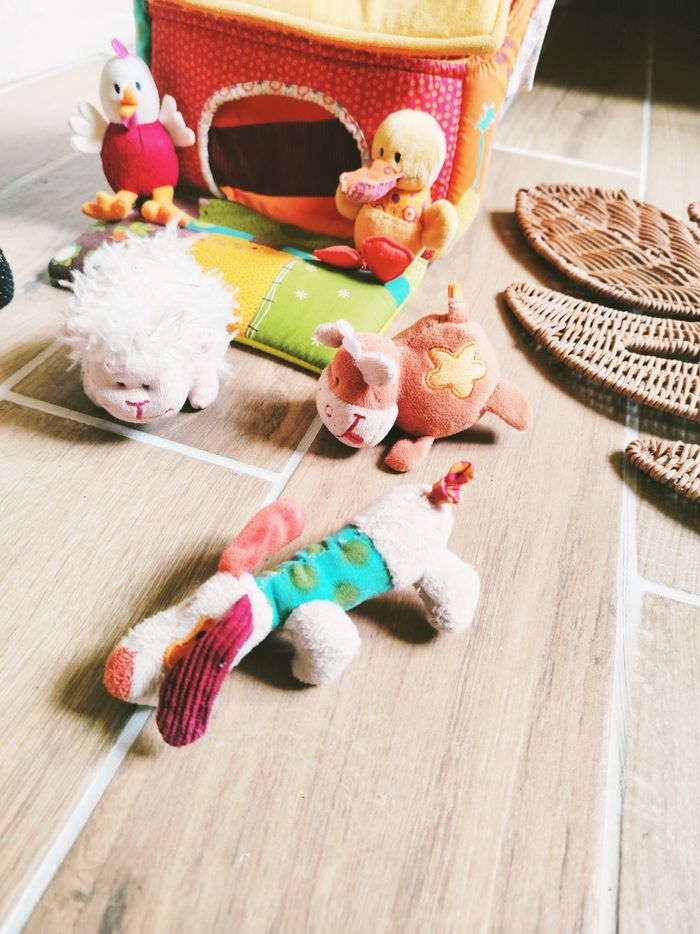 🐮Jeu d'éveil Ferme à transporter avec animaux en peluche/tissu marque Lilliputiens - photo numéro 3