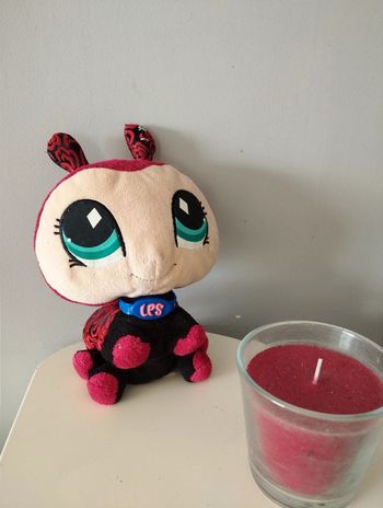 Doudou peluche Petshop (. 24 cm de haut en bas)