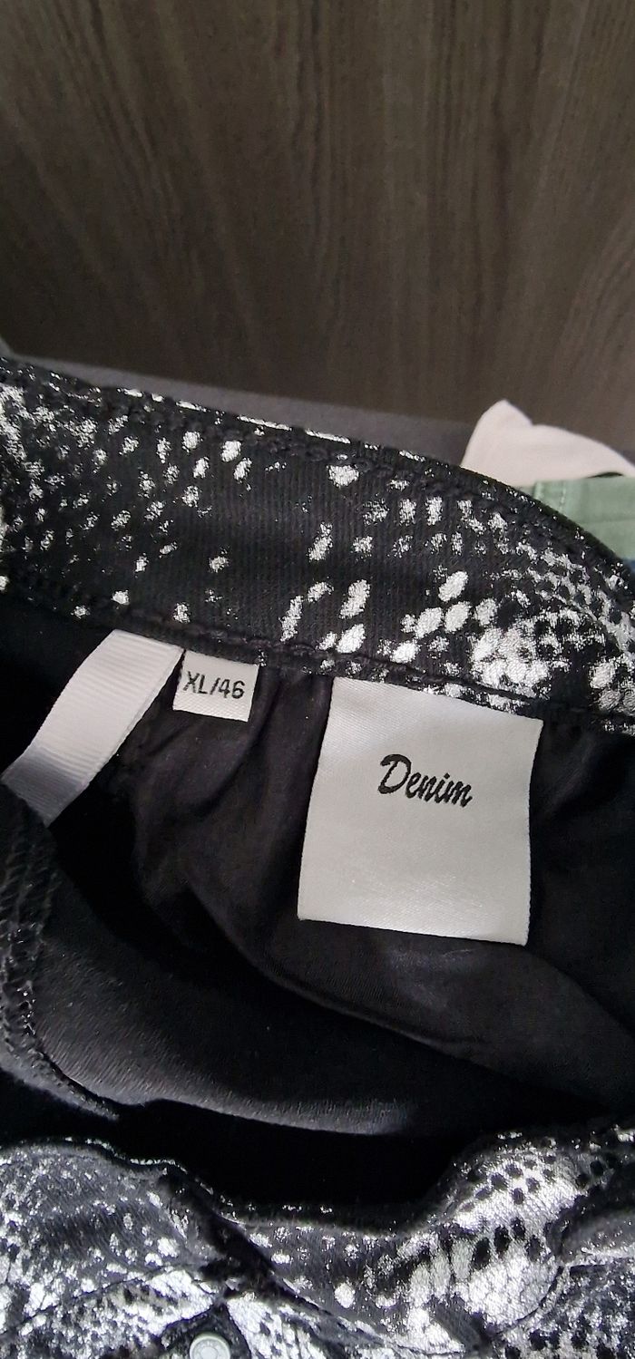 Pantalon skin n'y motif serpent - photo numéro 3