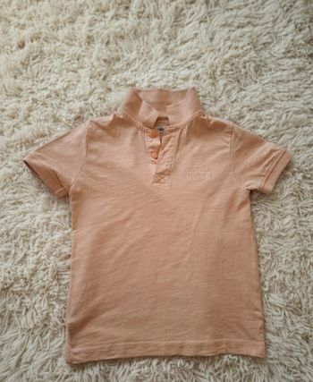 ​👕 Chemise blanche Kiabi – 5 ans (110 cm)

​Très jolie chemise à manches courtes, légère et élégante. Parfaite pour les beaux jours, une cérémonie ou un look décontracté chic.
​Marque : Kiabi
​Taille : 5 ans / 110 cm
​Couleur : Blanc éclatant
​Détails : F
