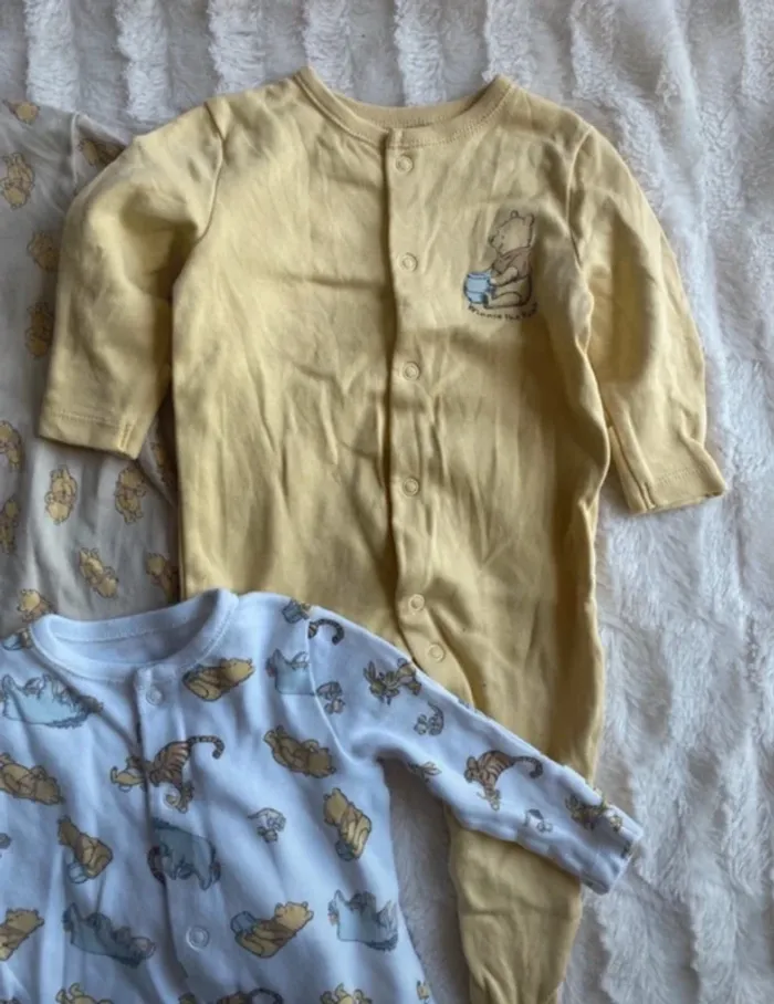 Lot pyjamas Disney primark - photo numéro 3