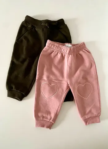 Lot bas de jogging x2 Mes Petits Cailloux et Orchestra taille 12 mois BE