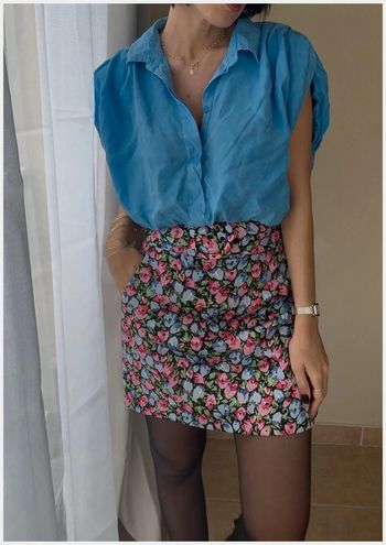 Jupe fleurie Zara taille M état impeccable