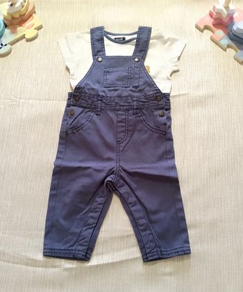 Ensemble salopette + tee-shirt Kiabi 6 mois – Très peu porté