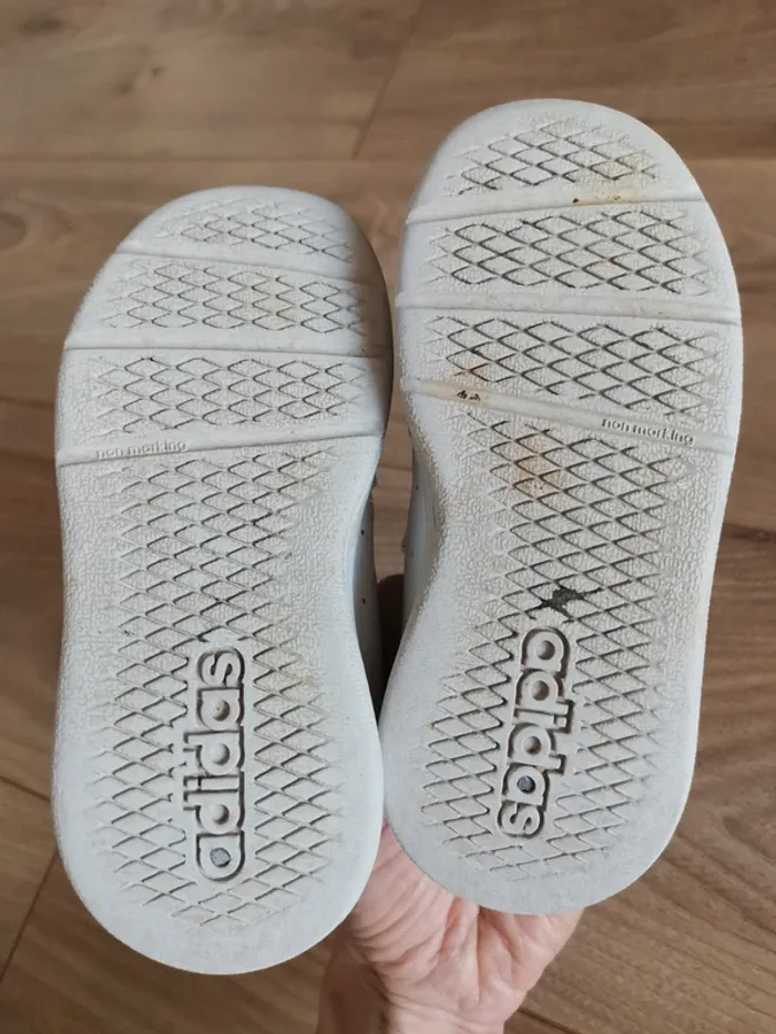 Baskets Adidas fille 25 - photo numéro 4