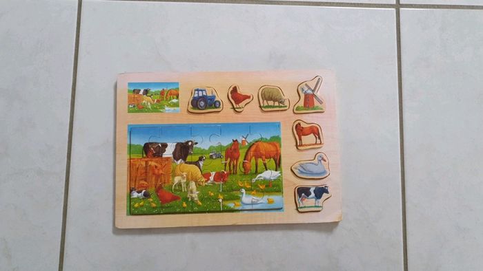Puzzle en bois pour petits V8