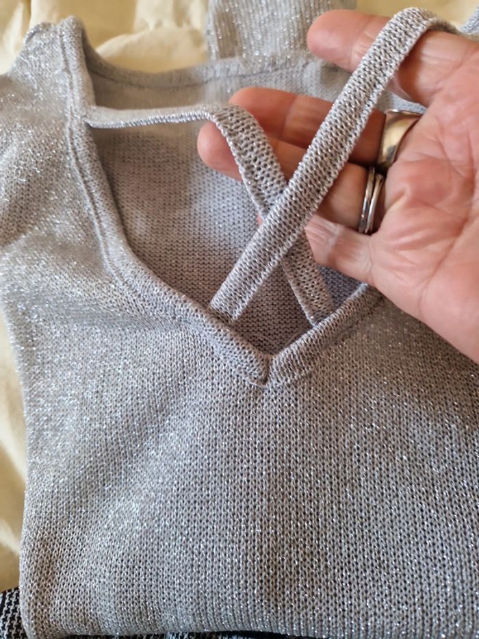 Pantalon neuf et pull. - photo numéro 17