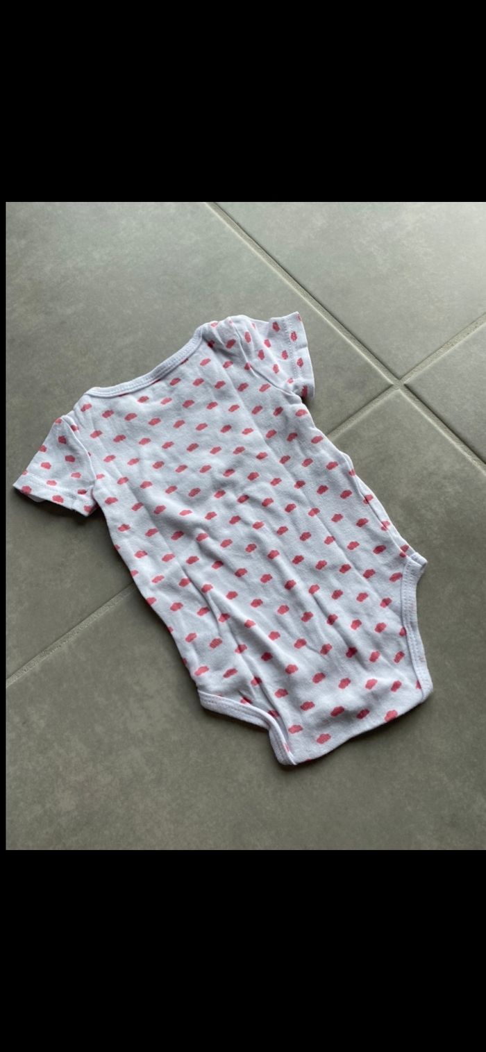 Lot de 2 bodys manches courtes 6 mois - photo numéro 10