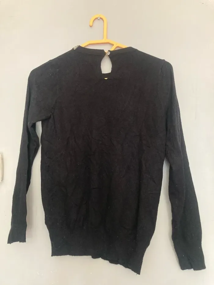 Pull fin Primark, taille XS, noir, col rond avec strass - photo numéro 3