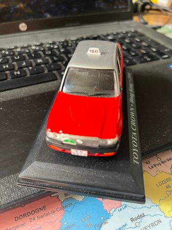 Taxi Toyota Crown « Hong-Kong » échelle 1/43