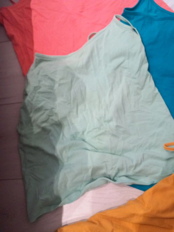 Lot 7 debardeur M et S - photo numéro 3