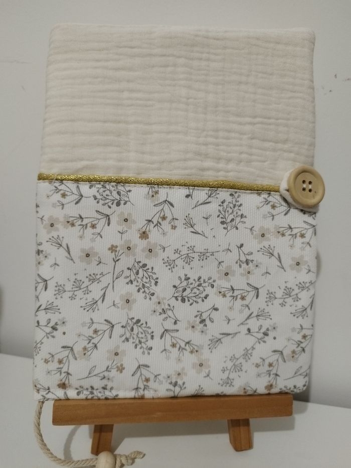 Un protège carnet de santé 18€ - photo numéro 4