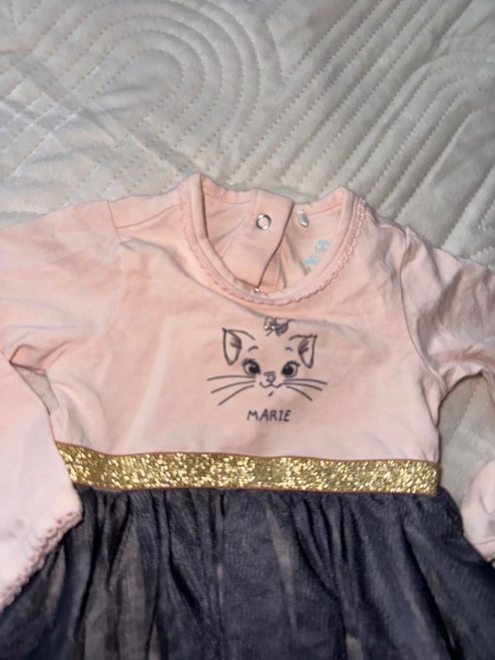 Très jolie robe Disney marie 6 mois - photo numéro 3