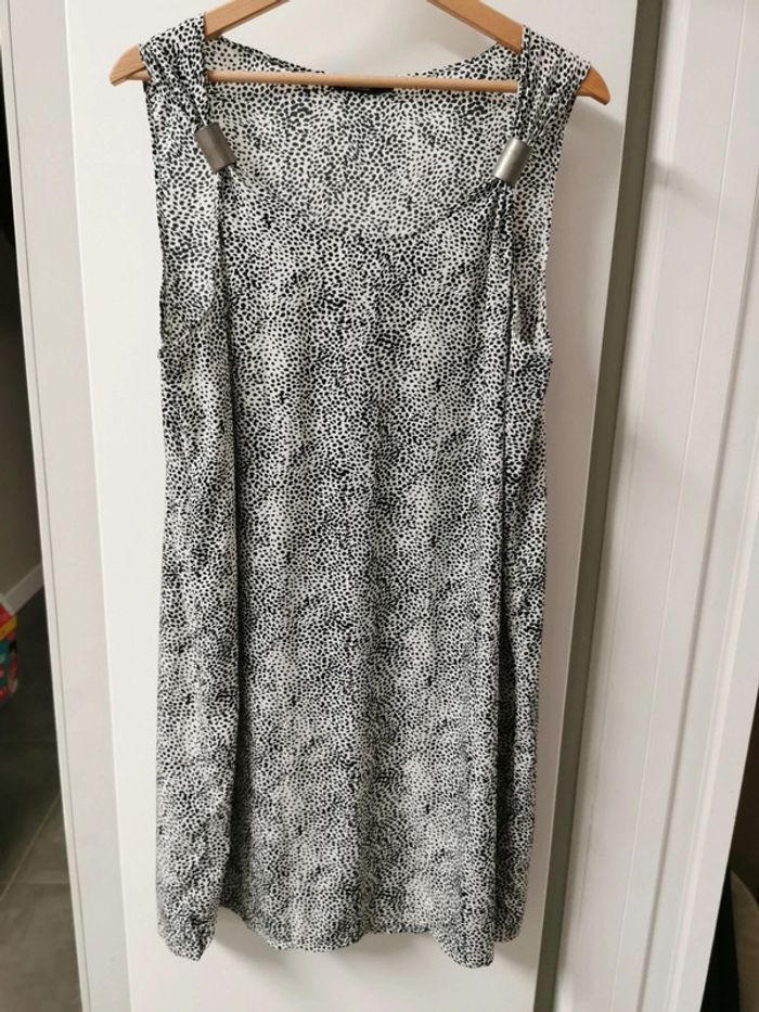 Robe noir et blanche