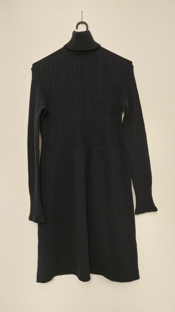 Très belle robe col roulé en laine bleu foncé