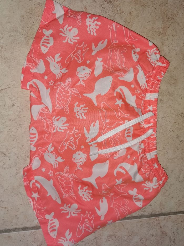 2 shorts de bain 18 mois - photo numéro 2
