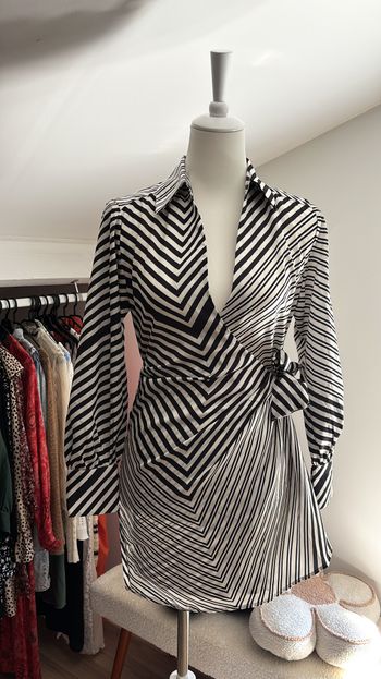 Robe portefeuille à rayures Mango T34