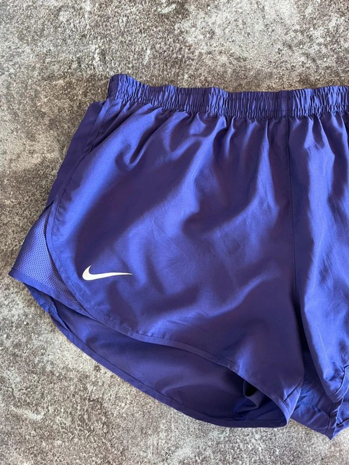 Short sport violet femme Nike taille L Pantalón corto deportivo mujer Pantaloncino donna Damen - photo numéro 2
