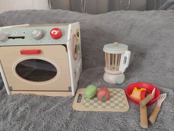 Petite cuisinière en bois + élément en bois