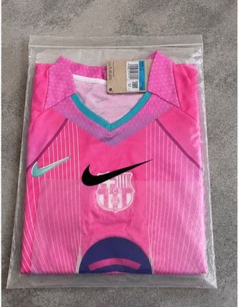 Maillot du FC Barcelone édition spéciale rose 