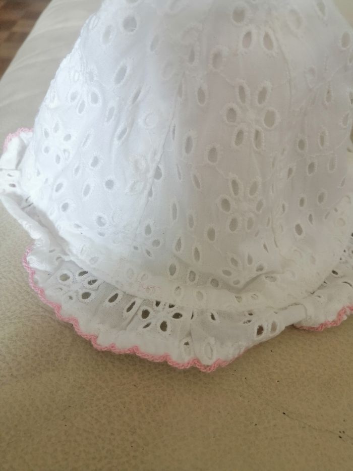 Chapeau de soleil broddrie anglaise