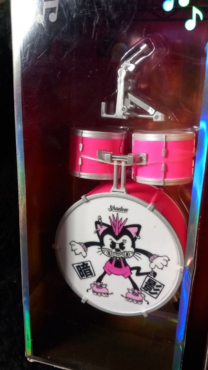 Poupée rainbow high Mara Pinkett shadow high néon rose groupe de rock - photo numéro 5