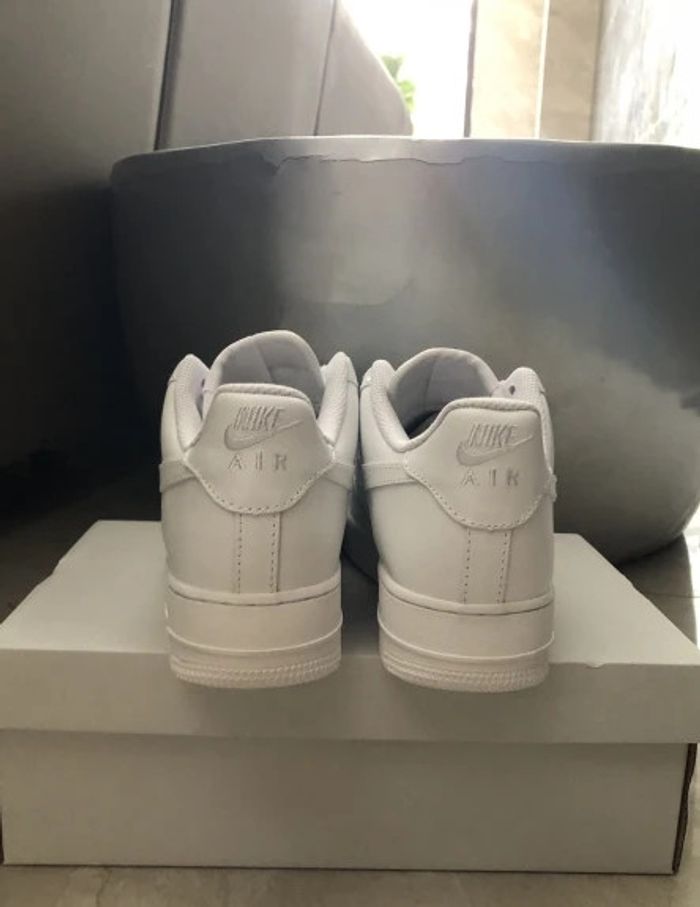 Nike Air Force 1 Low '07 White 42.5 - photo numéro 3