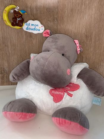 Doudou range pyjama zoé l’hippopotame de Babynat