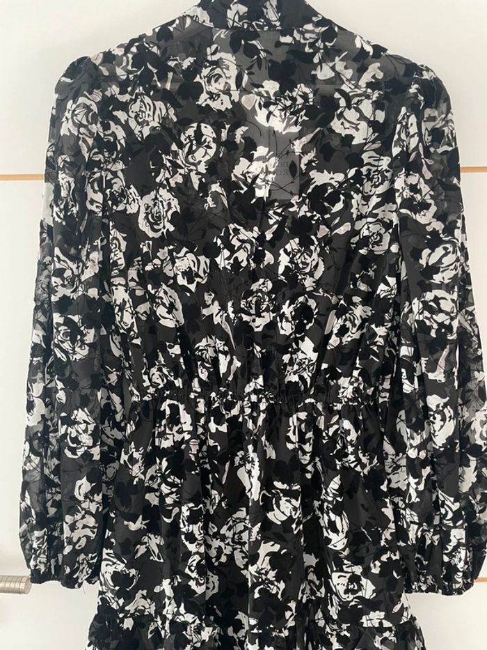 Robe noire fleurie S - photo numéro 6