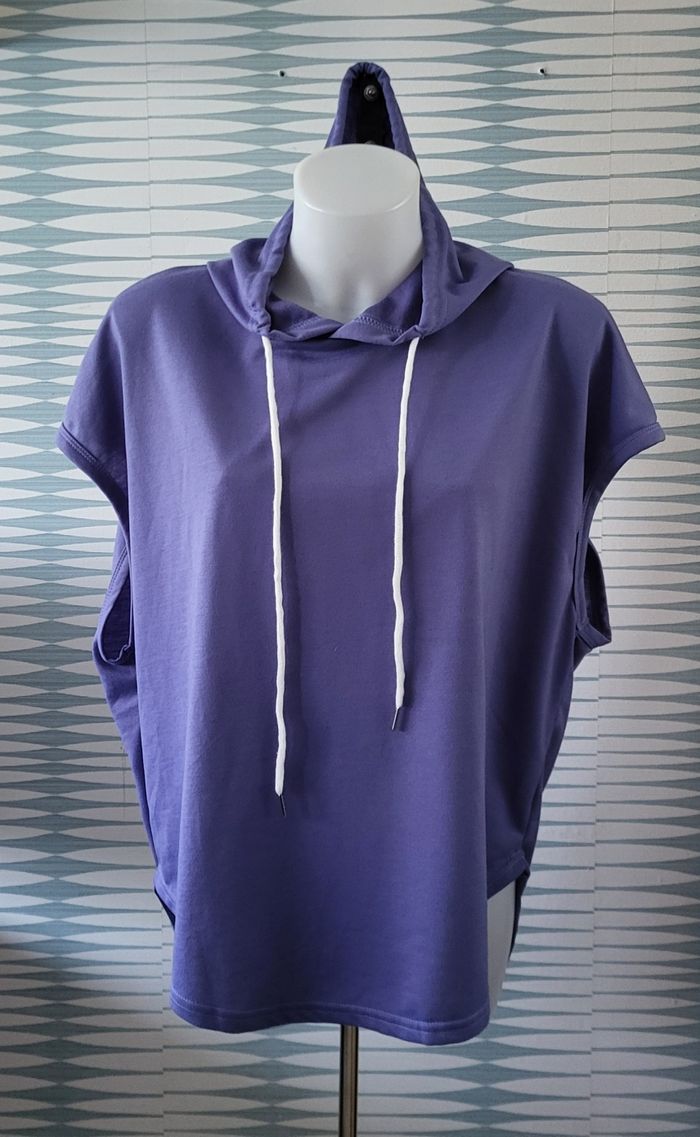 Tee-shirt sans manche et à capuche violet taille XL Shein en excellent état