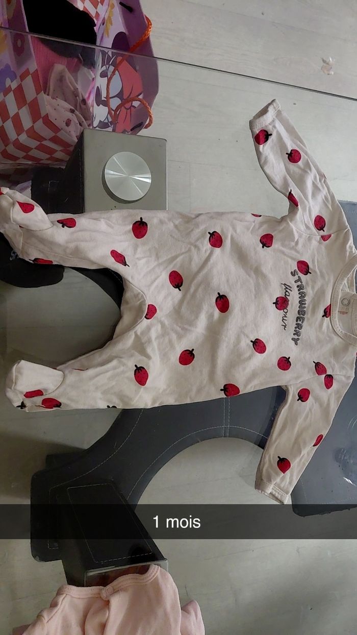 Lot pyjamas 1 mois - photo numéro 5