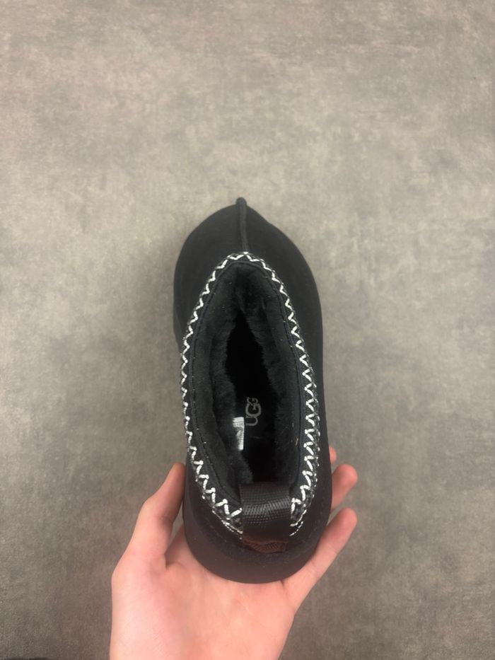 UGG neuve taille 38 | parfait état | accessoire présent | facture à l’appui s - photo numéro 3