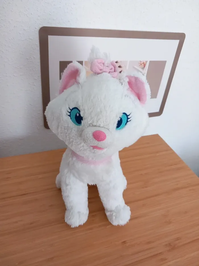 Peluche Marie 35cm Disney store - photo numéro 3