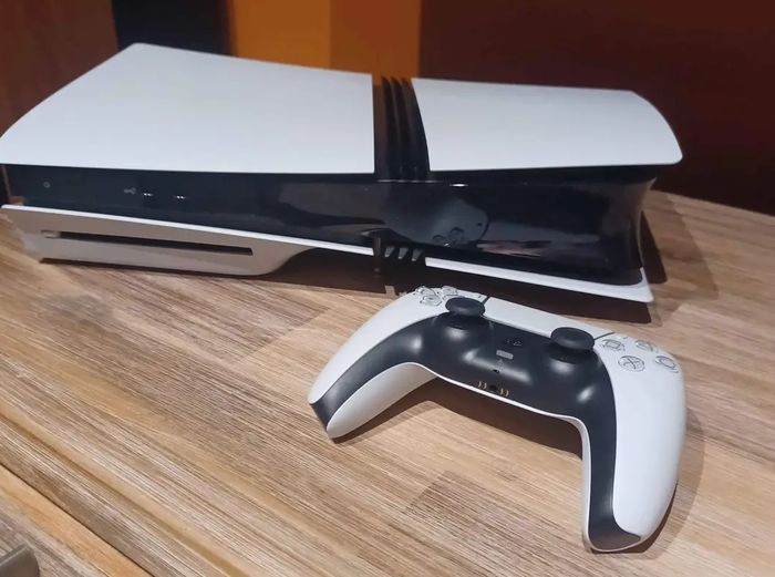 PS5 Pro + lecteur disque - photo numéro 2