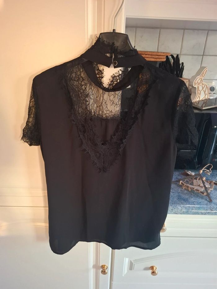 Blouse noir avec dos nu manche courte - photo numéro 3