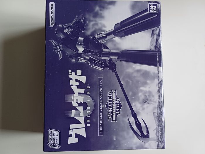 Figurine Goldorak U, version couleur transparente exclusive⁷ - photo numéro 2