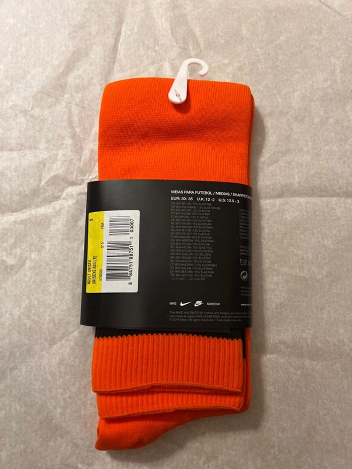 Maillot de foot Nike, équipe Pays-Bas avec chaussettes taille 7/8 ans authentique neuf - photo numéro 12