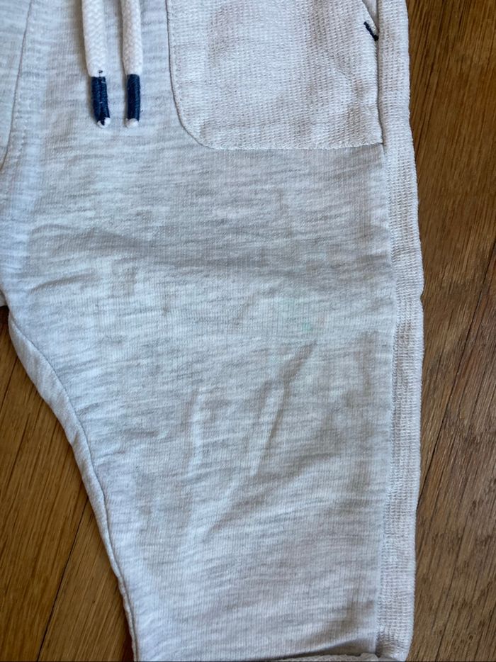 Pantalon gris 6 mois - photo numéro 6