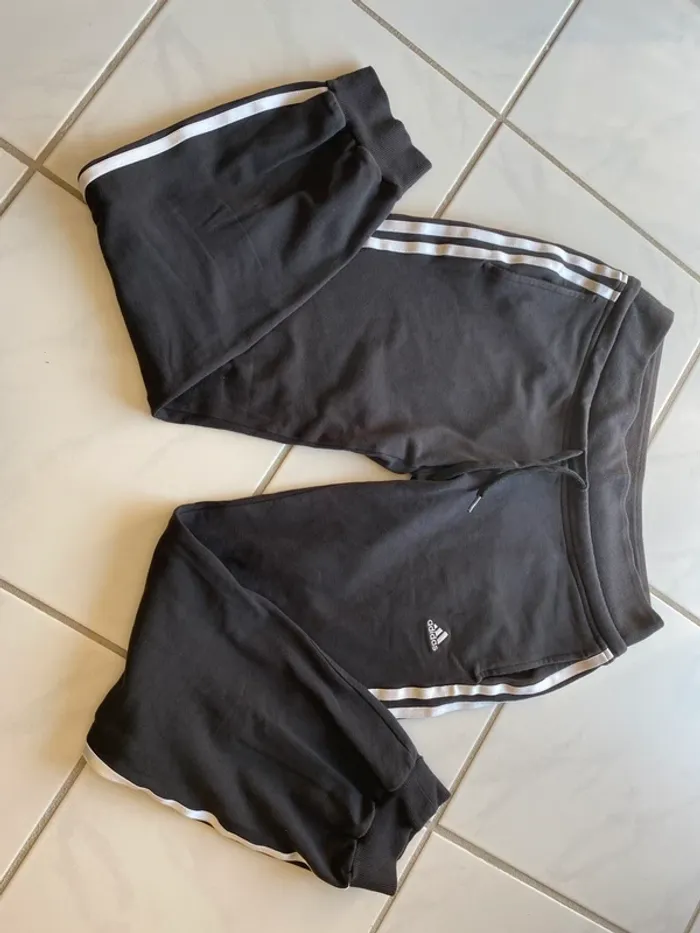 Jogging adidas femme noir – Taille 36 – Parfait état – Logo brodé bandes satinées - photo numéro 2
