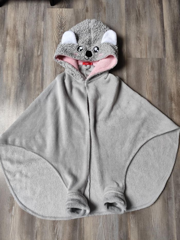 Plaid à capuche Tissaiai taille XXS , très bon état